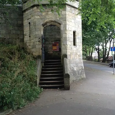 12 Emperors Wharf *